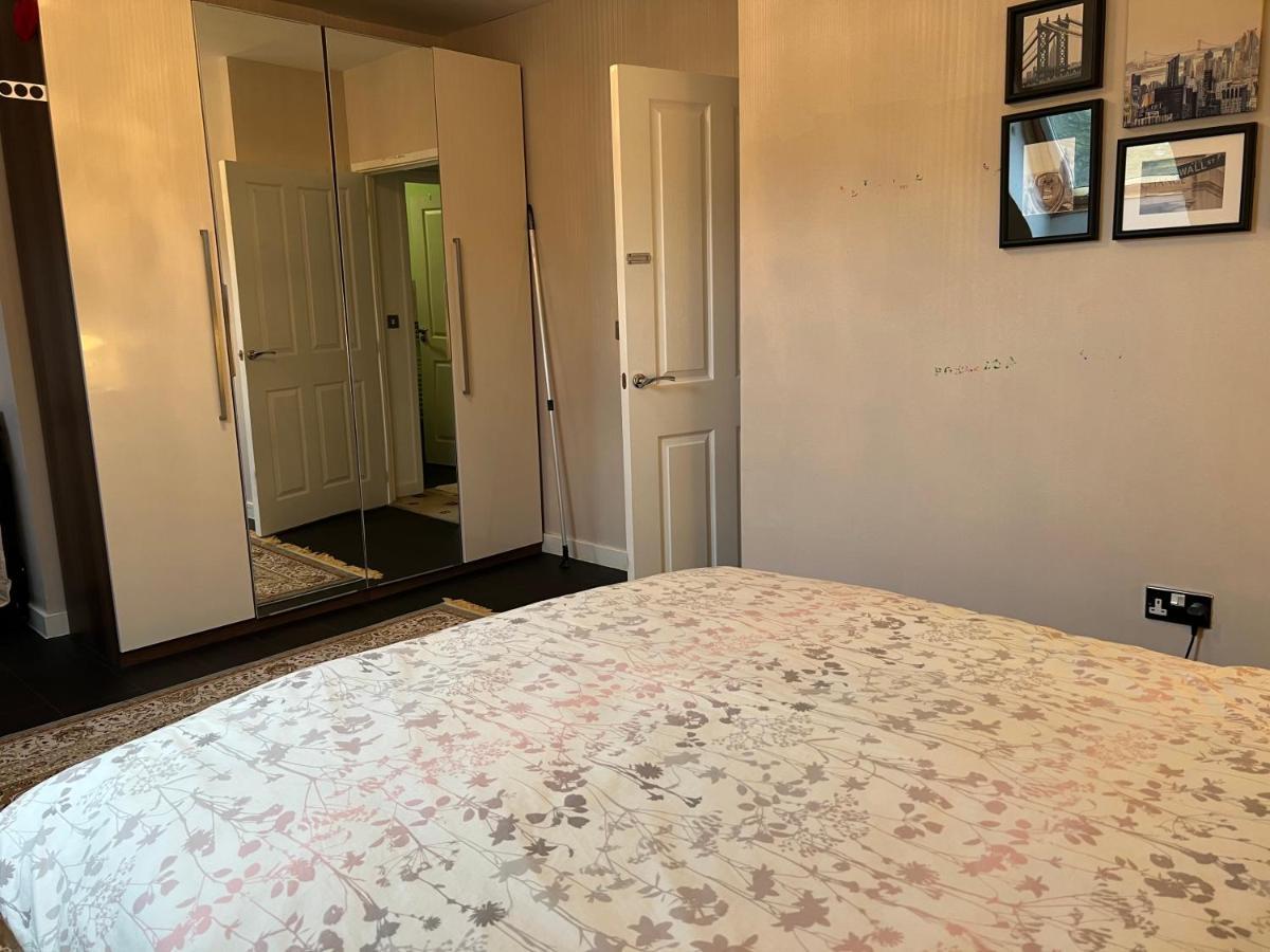 Sheffield City Centre , Free Wifi & Parking - Private Room - Shared House Ngoại thất bức ảnh
