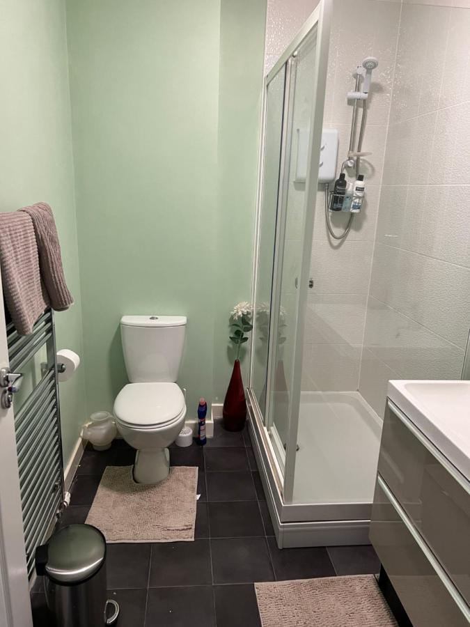 Sheffield City Centre , Free Wifi & Parking - Private Room - Shared House Ngoại thất bức ảnh